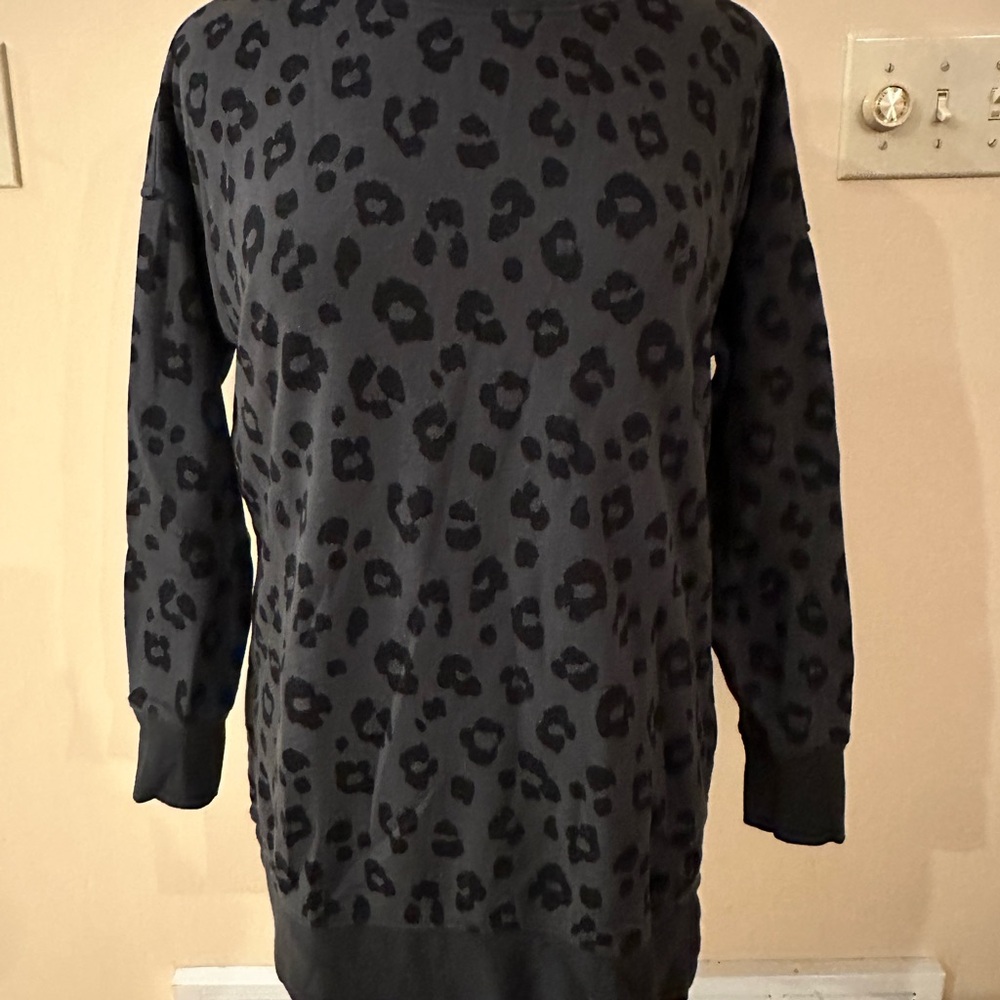 Old Navy Women's Black Leopard Print Sweatshirt